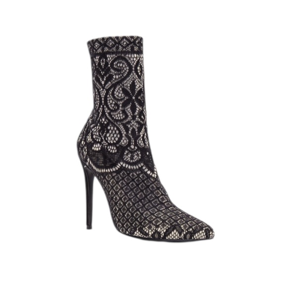 Steve Madden Revolve Lovely Dress Boots Black Lace Ankle Boots - Picture 2 of 7